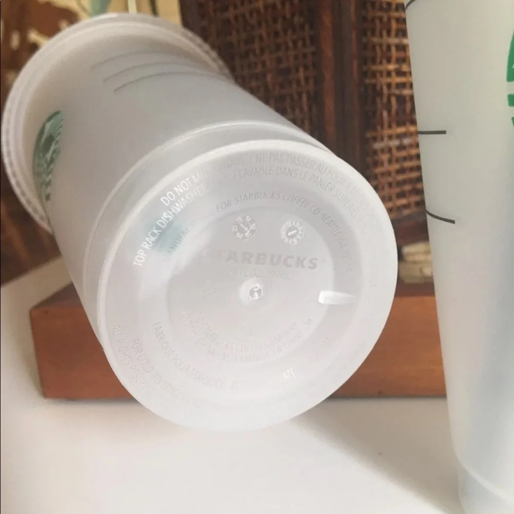 NWT Starbucks set of 2 Venti iced cups Christmas holiday gift coffee tea water